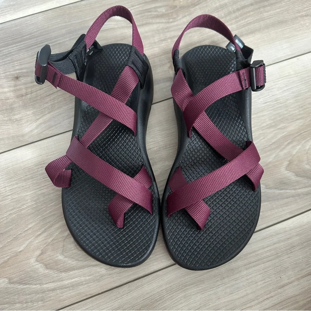 Chaco Z/2 Classic Sandals Maroon Toe Loop Sport Walking Outdoor Women’s Size 8 - Picture 3 of 10